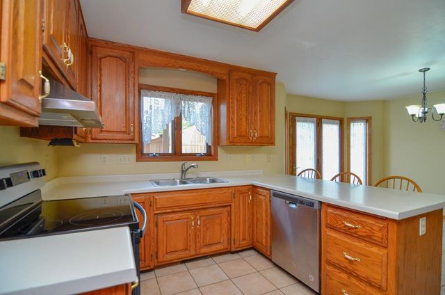 2360 LA RUE LANE, Green Bay, WI 54313