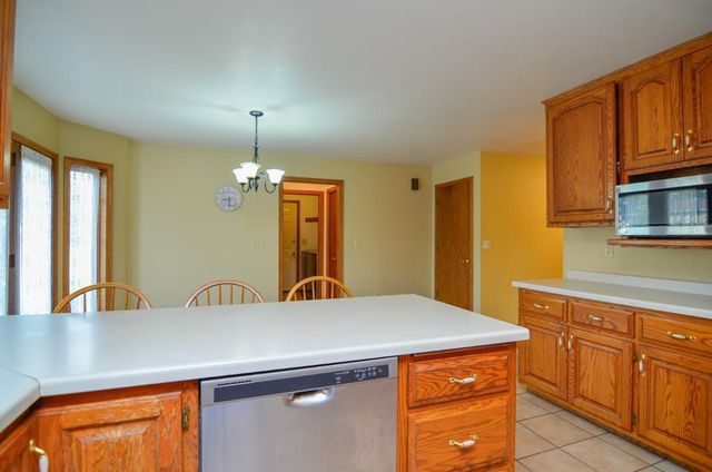 2360 LA RUE LANE, Green Bay, WI 54313