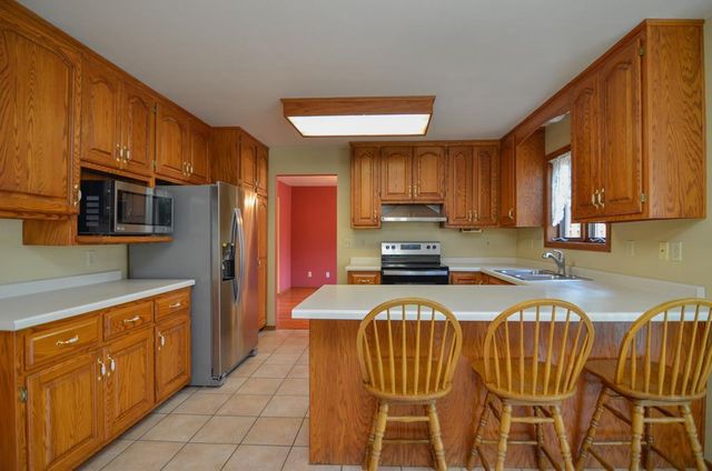 2360 LA RUE LANE, Green Bay, WI 54313