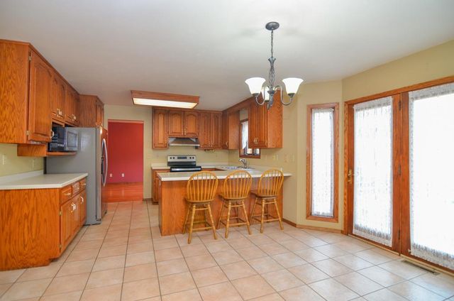 2360 LA RUE LANE, Green Bay, WI 54313