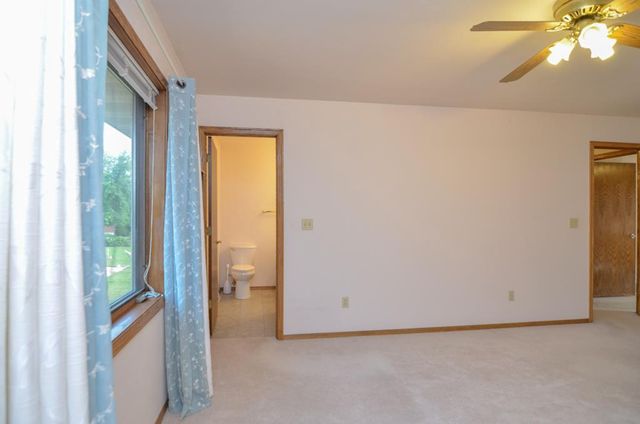 2360 LA RUE LANE, Green Bay, WI 54313