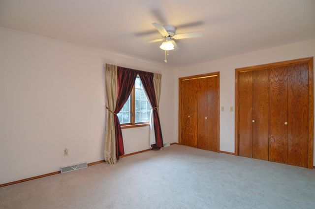 2360 LA RUE LANE, Green Bay, WI 54313