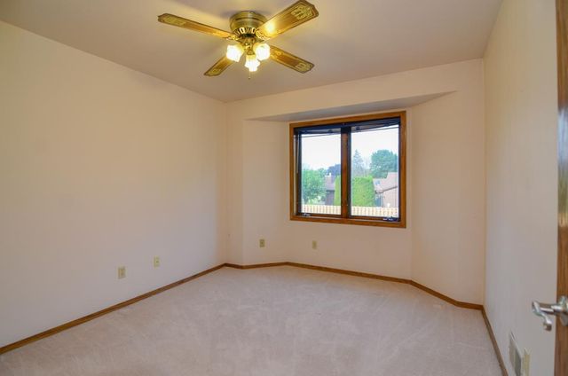 2360 LA RUE LANE, Green Bay, WI 54313