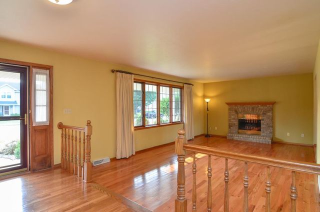 2360 LA RUE LANE, Green Bay, WI 54313