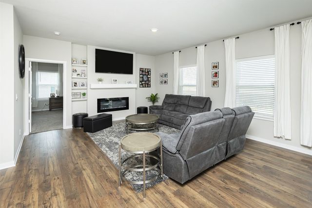 6828 NW 106th Street, Johnston, IA 50131