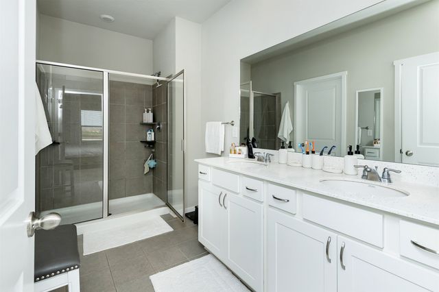 6828 NW 106th Street, Johnston, IA 50131