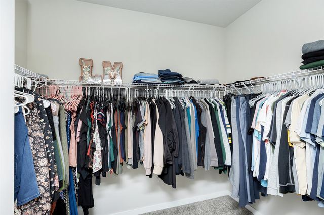 6828 NW 106th Street, Johnston, IA 50131