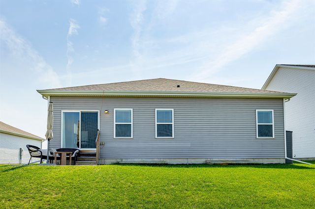 6828 NW 106th Street, Johnston, IA 50131