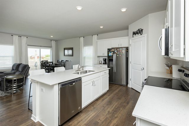 6828 NW 106th Street, Johnston, IA 50131