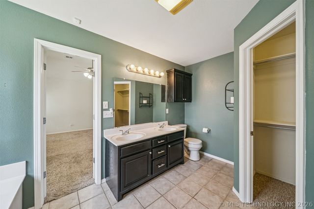 1810 Walnut Hill Lane, Claremore, OK 74019