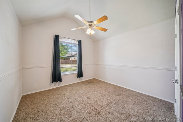 1810 Walnut Hill Lane, Claremore, OK 74019