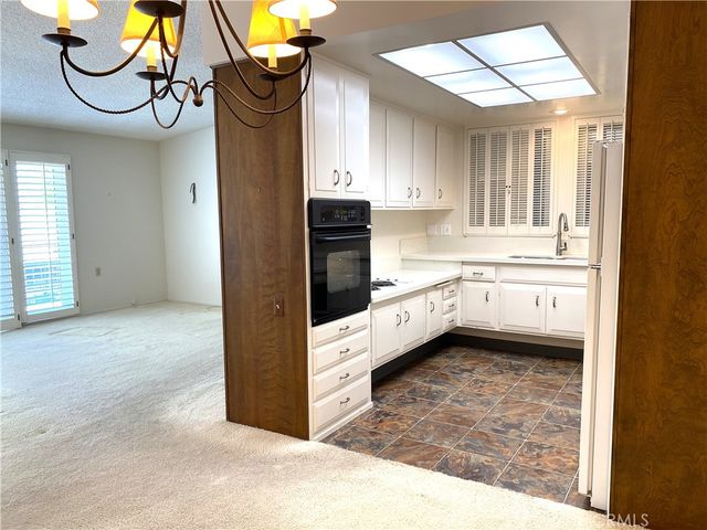 1950 McKinney Way, M15-11J, Seal Beach, CA 90740