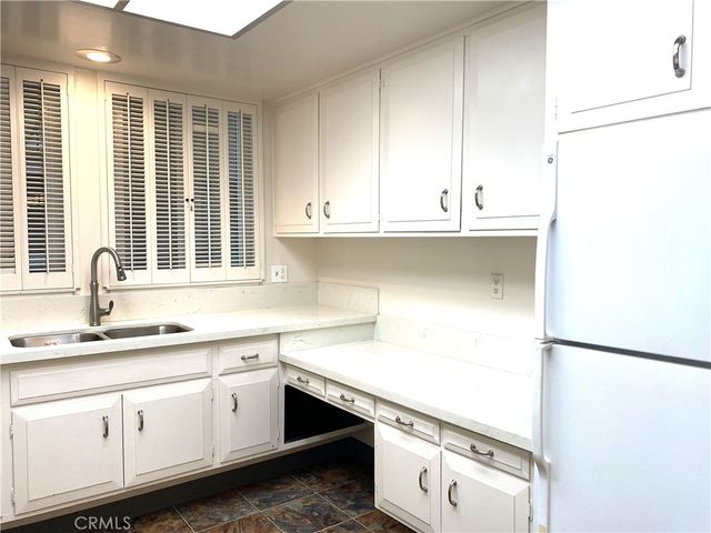 1950 McKinney Way, M15-11J, Seal Beach, CA 90740