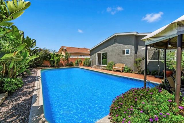 2526 E 220th, Carson, CA 90810