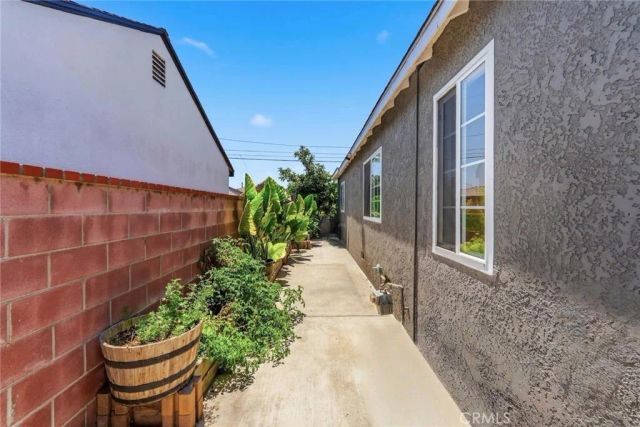2526 E 220th, Carson, CA 90810