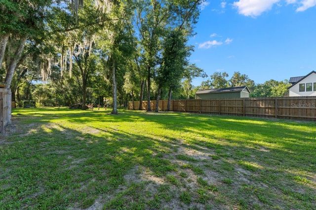 590 LAKE WINNEMISSETT DRIVE, Deland, FL 32724