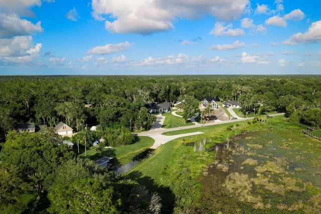 590 LAKE WINNEMISSETT DRIVE, Deland, FL 32724