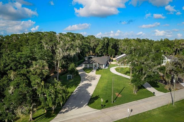 590 LAKE WINNEMISSETT DRIVE, Deland, FL 32724