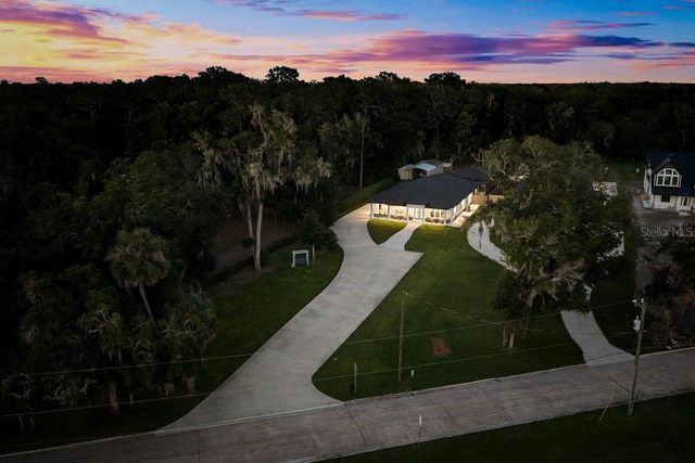 590 LAKE WINNEMISSETT DRIVE, Deland, FL 32724