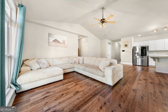 529 North Point Circle, Hartwell, GA 30643