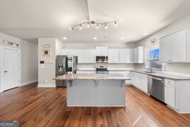 529 North Point Circle, Hartwell, GA 30643