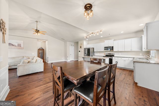 529 North Point Circle, Hartwell, GA 30643
