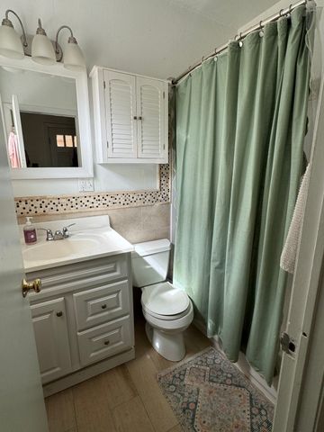 4 Tyndale St 1, Boston, MA 02131