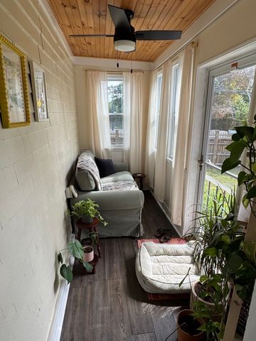 4 Tyndale St 1, Boston, MA 02131