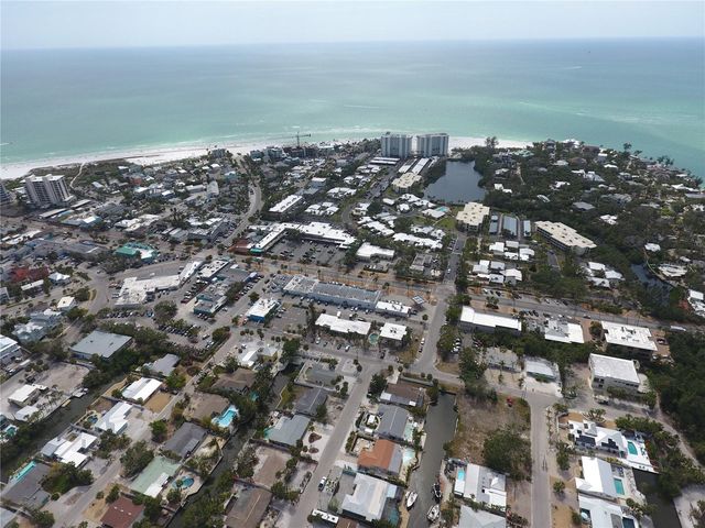 AVENIDA LEONA, Sarasota, FL 34242