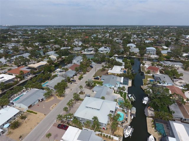 AVENIDA LEONA, Sarasota, FL 34242