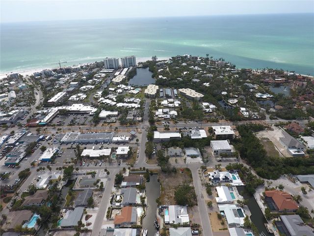 AVENIDA LEONA, Sarasota, FL 34242