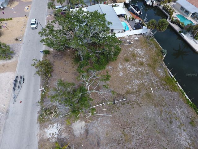 AVENIDA LEONA, Sarasota, FL 34242