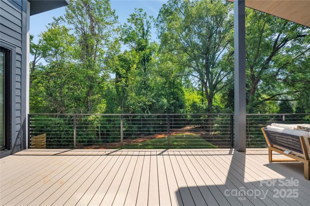 111 Wrenwood Lane, Charlotte, NC 28211