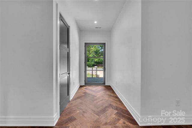 111 Wrenwood Lane, Charlotte, NC 28211