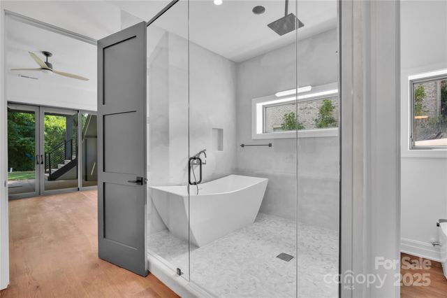 111 Wrenwood Lane, Charlotte, NC 28211