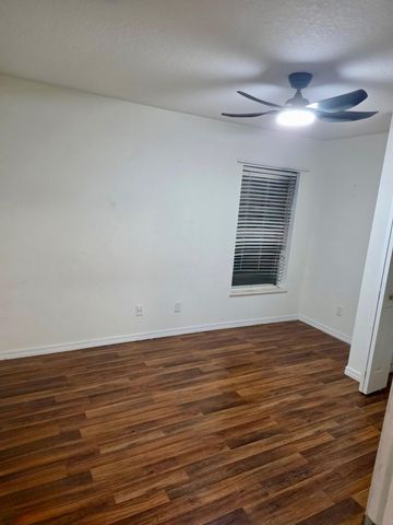 2249 SE Glover, Port St Lucie, FL 34984