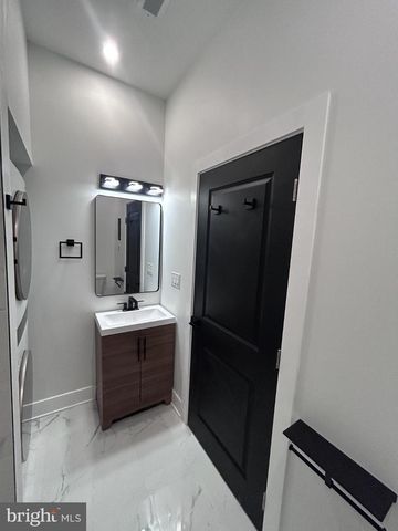 2209 N 10TH ST, Philadelphia, PA 19133