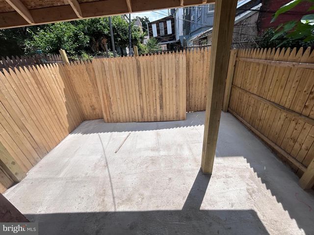 2209 N 10TH ST, Philadelphia, PA 19133