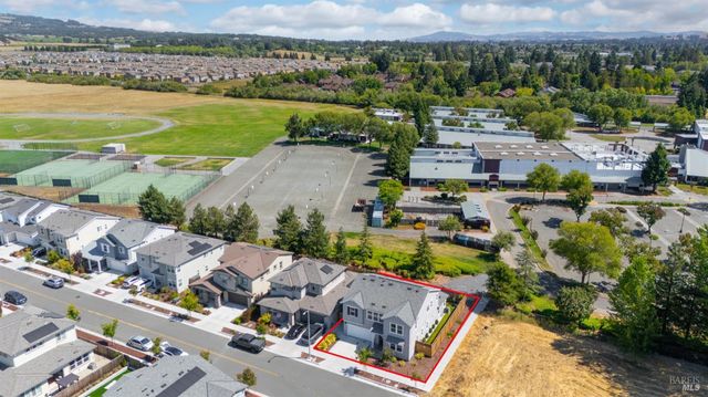 1421 Oak Cir, Rohnert Park, CA 94928