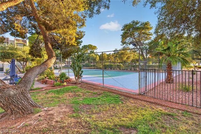 750 Royal Crest Circle 354, Las Vegas, NV 89169