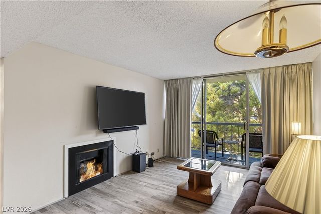 750 Royal Crest Circle 354, Las Vegas, NV 89169