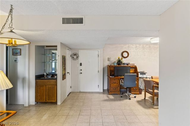 750 Royal Crest Circle 354, Las Vegas, NV 89169