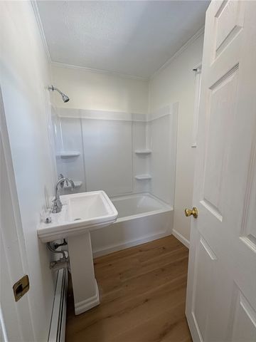 39 Mawney Avenue, Warwick, RI 02889