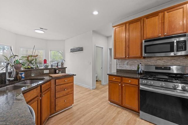 725 Beach RD, Hampton, VA 23664