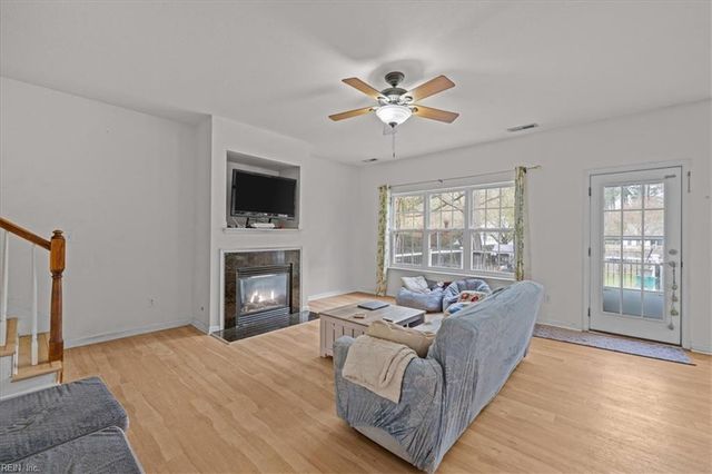 725 Beach RD, Hampton, VA 23664