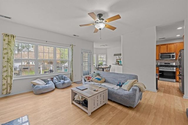 725 Beach RD, Hampton, VA 23664