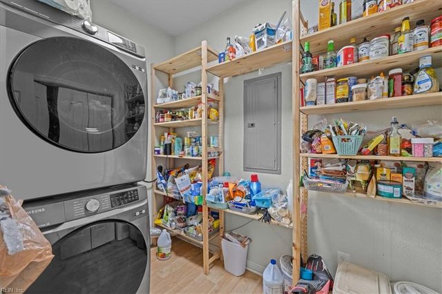 725 Beach RD, Hampton, VA 23664