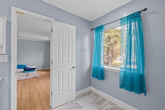 725 Beach RD, Hampton, VA 23664