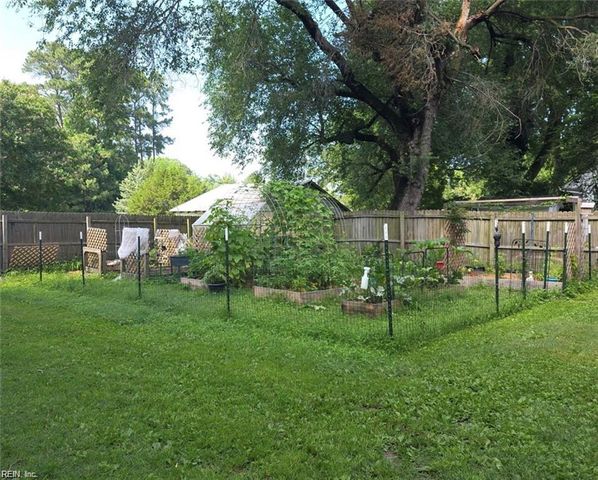 725 Beach RD, Hampton, VA 23664