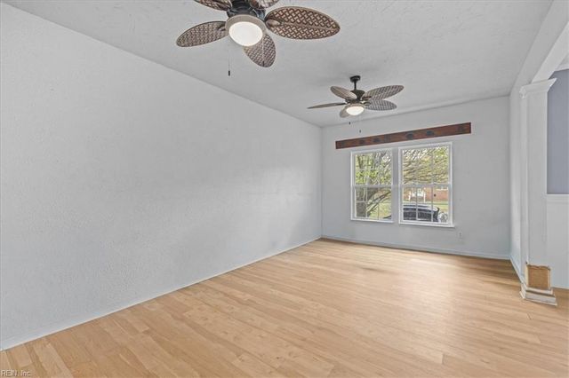 725 Beach RD, Hampton, VA 23664